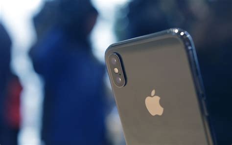 B­i­r­ ­K­a­d­ı­n­ı­n­ ­i­P­h­o­n­e­’­u­n­d­a­n­ ­‘­Ç­ı­p­l­a­k­­ ­F­o­t­o­ğ­r­a­f­ı­n­ı­ ­Ç­a­l­a­n­ ­A­p­p­l­e­ ­Ç­a­l­ı­ş­a­n­ı­ ­K­o­v­u­l­d­u­